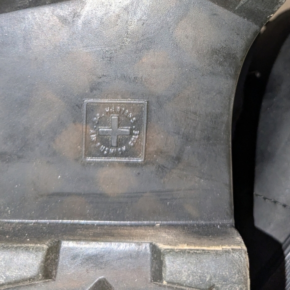 Dr. Martens Shriver Lace Up Boot - Picture 10 of 10